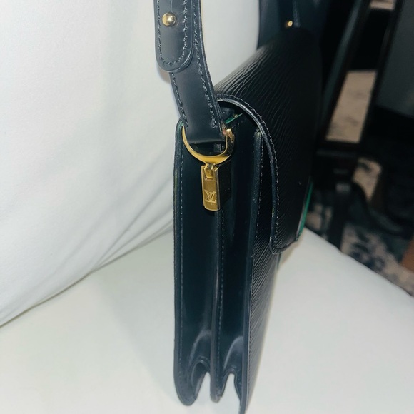 Louis Vuitton (LV) Green and Black Epi - Picture 4 of 12